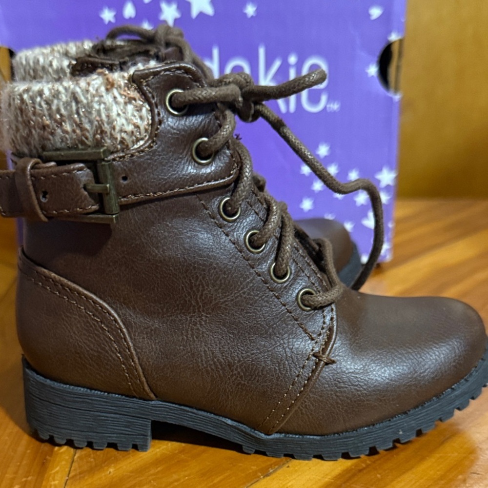 Kids Size 7M Brown Abigail Boots - Picture 8 of 11